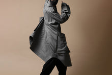 画像をギャラリービューアに読み込む, SOSNOVSKA exclusive FLYING DOWN SHIRT COAT (GREY STRIPE)