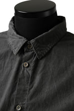 画像をギャラリービューアに読み込む, daub PLAIN COLLAR SHIRT / COLD DYED ORGANIC COTTON (DARK GREY)