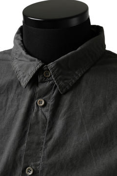 画像をギャラリービューアに読み込む, daub PLAIN COLLAR SHIRT / COLD DYED ORGANIC COTTON (DARK GREY)