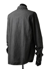 画像をギャラリービューアに読み込む, daub PLAIN COLLAR SHIRT / COLD DYED ORGANIC COTTON (DARK GREY)