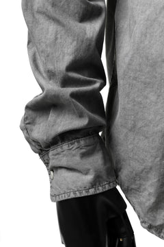 Load image into Gallery viewer, daub PLAIN COLLAR SHIRT / COLD DYED ORGANIC COTTON (GREY)