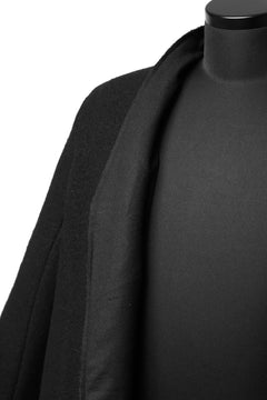 Load image into Gallery viewer, daub RAW EDGE COAT / VIRGIN WOOL (BLACK)