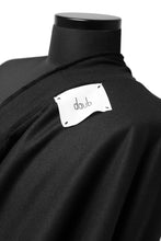 Load image into Gallery viewer, daub RAW EDGE COAT / VIRGIN WOOL (BLACK)