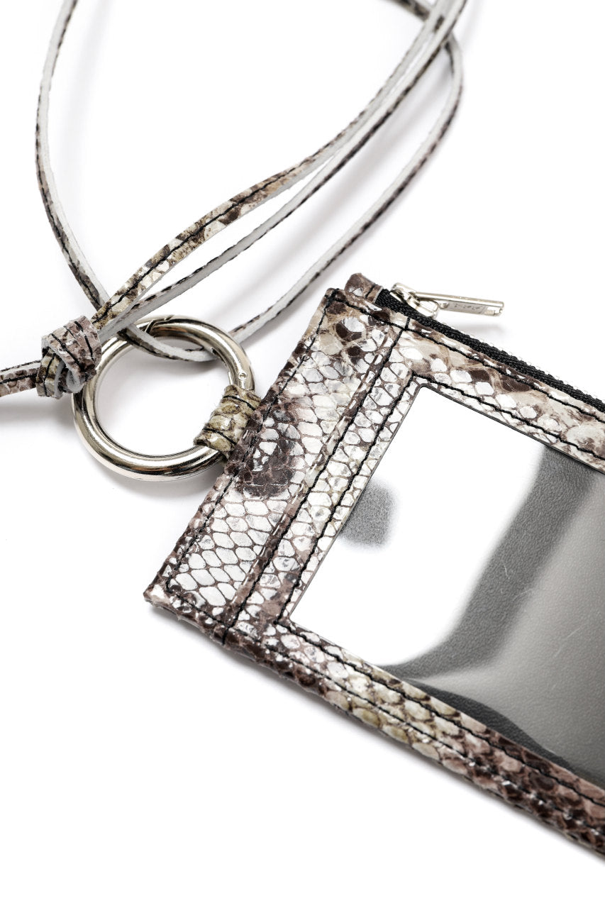 画像をギャラリービューアに読み込む, Y's ID PASS LEATHER CASE (PYTHON)