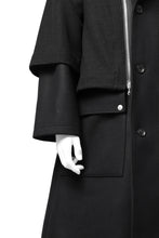 画像をギャラリービューアに読み込む, A.F ARTEFACT "COMBINED" DOUBLE BREASTED WOOL COAT (BLACK)