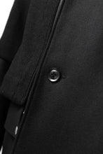 画像をギャラリービューアに読み込む, A.F ARTEFACT "COMBINED" DOUBLE BREASTED WOOL COAT (BLACK)