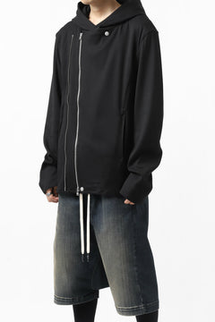 Load image into Gallery viewer, ISAMU KATAYAMA BACKLASH HOODED RIDERS BLOUSON / STRETCH RAYON SILK (BLACK)