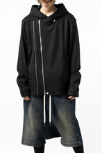 Load image into Gallery viewer, ISAMU KATAYAMA BACKLASH HOODED RIDERS BLOUSON / STRETCH RAYON SILK (BLACK)