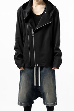 Load image into Gallery viewer, ISAMU KATAYAMA BACKLASH HOODED RIDERS BLOUSON / STRETCH RAYON SILK (BLACK)