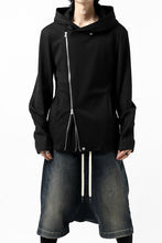 Load image into Gallery viewer, ISAMU KATAYAMA BACKLASH HOODED RIDERS BLOUSON / STRETCH RAYON SILK (BLACK)