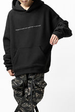 画像をギャラリービューアに読み込む, A.F ARTEFACT "FLUFFY" EMBROIDERED HOODIE / BomberFLEECE (BLACK)