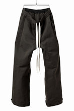 画像をギャラリービューアに読み込む, KLASICA GARNER WIDE STRING PANTS / TRI UNION HIGH DENSITY GABARDINE (MILITARY)
