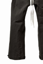 画像をギャラリービューアに読み込む, KLASICA GARNER WIDE STRING PANTS / TRI UNION HIGH DENSITY GABARDINE (MILITARY)