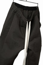 画像をギャラリービューアに読み込む, KLASICA GARNER WIDE STRING PANTS / TRI UNION HIGH DENSITY GABARDINE (MILITARY)