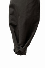 画像をギャラリービューアに読み込む, KLASICA GARNER WIDE STRING PANTS / TRI UNION HIGH DENSITY GABARDINE (MILITARY)