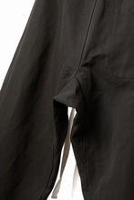 画像をギャラリービューアに読み込む, KLASICA GARNER WIDE STRING PANTS / TRI UNION HIGH DENSITY GABARDINE (MILITARY)