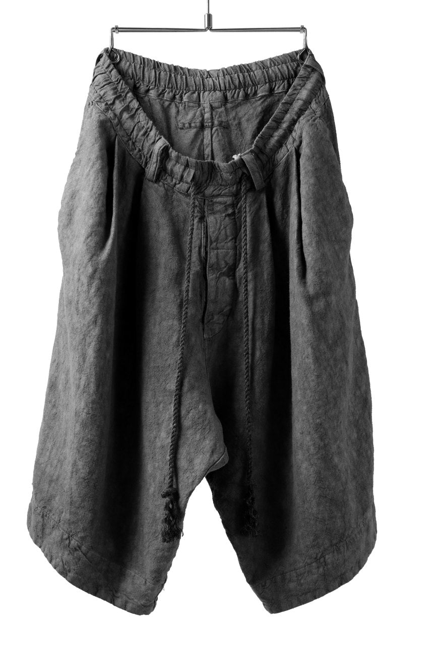 画像をギャラリービューアに読み込む, _vital tucked volume short pants / japanese-ink dyed linen (GREY)