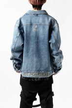 Load image into Gallery viewer, mastermind JAPAN TRUCKER JACKET / 2WAY STRETCH DENIM (INDIGO)