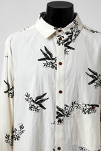 画像をギャラリービューアに読み込む, Aleksandr Manamis Hidden Heart Shirt (WHITE PRINT)