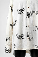 画像をギャラリービューアに読み込む, Aleksandr Manamis Hidden Heart Shirt (WHITE PRINT)