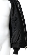 Load image into Gallery viewer, daub DYEING PADDED BOMBER JACKET / ELASTIC-COTTON (BLACK)