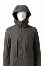 Load image into Gallery viewer, daub PADDED MT-HOOD JACKET / SOFT COTTON TWILL (KHAKI GREY)