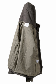 Load image into Gallery viewer, daub PADDED MT-HOOD JACKET / SOFT COTTON TWILL (KHAKI GREY)