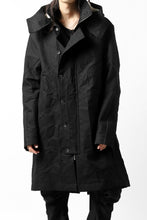 画像をギャラリービューアに読み込む, masnada MILITARY HOODIE LONG PARKA COAT with BOA LINNER /  COTONE STROPICCIATO (BLACK)