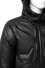 Load image into Gallery viewer, ISAMU KATAYAMA BACKLASH xx NANGA REVERSIBLE AURORA DOWN JACKET / KANGAROO + NYLON x POLISH WHITE GOOSE (BLACK x GREY)