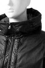 Load image into Gallery viewer, ISAMU KATAYAMA BACKLASH xx NANGA REVERSIBLE AURORA DOWN JACKET / KANGAROO + NYLON x POLISH WHITE GOOSE (BLACK x GREY)