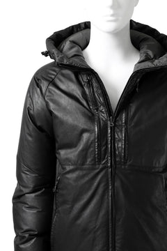 Load image into Gallery viewer, ISAMU KATAYAMA BACKLASH xx NANGA REVERSIBLE AURORA DOWN JACKET / KANGAROO + NYLON x POLISH WHITE GOOSE (BLACK x GREY)