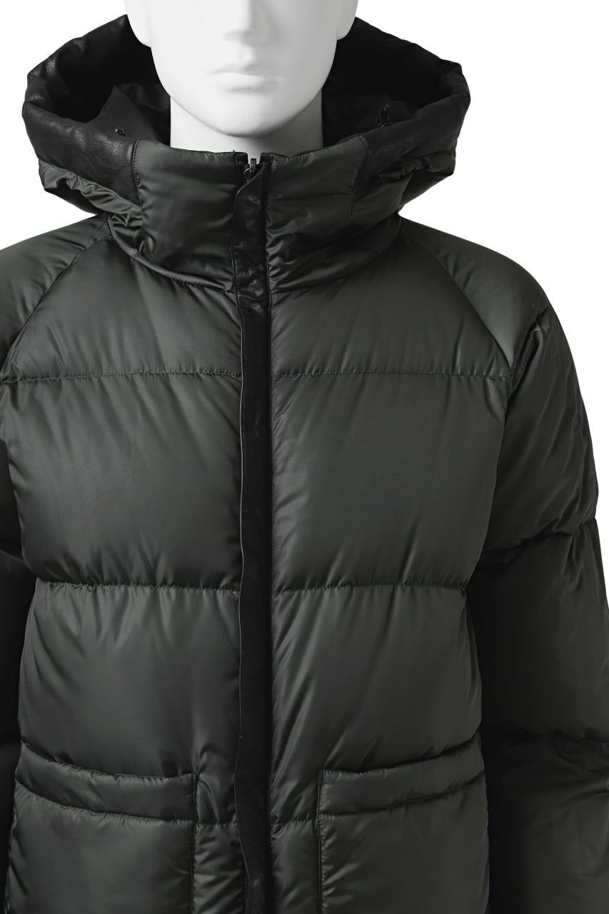 Load image into Gallery viewer, ISAMU KATAYAMA BACKLASH xx NANGA REVERSIBLE AURORA DOWN JACKET / KANGAROO + NYLON x POLISH WHITE GOOSE (BLACK x GREY)