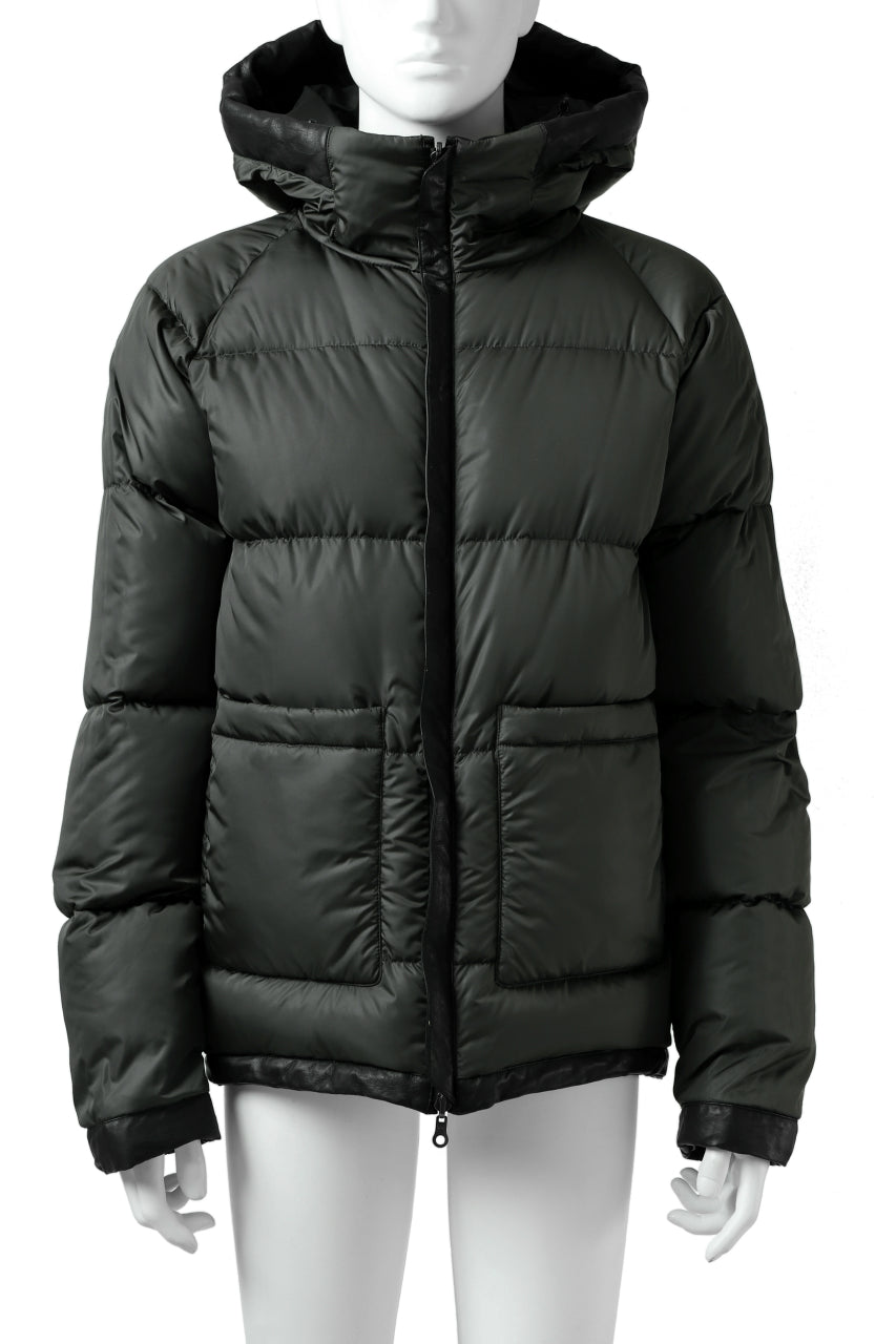 Load image into Gallery viewer, ISAMU KATAYAMA BACKLASH xx NANGA REVERSIBLE AURORA DOWN JACKET / KANGAROO + NYLON x POLISH WHITE GOOSE (BLACK x GREY)