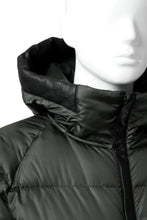 Load image into Gallery viewer, ISAMU KATAYAMA BACKLASH xx NANGA REVERSIBLE AURORA DOWN JACKET / KANGAROO + NYLON x POLISH WHITE GOOSE (BLACK x GREY)