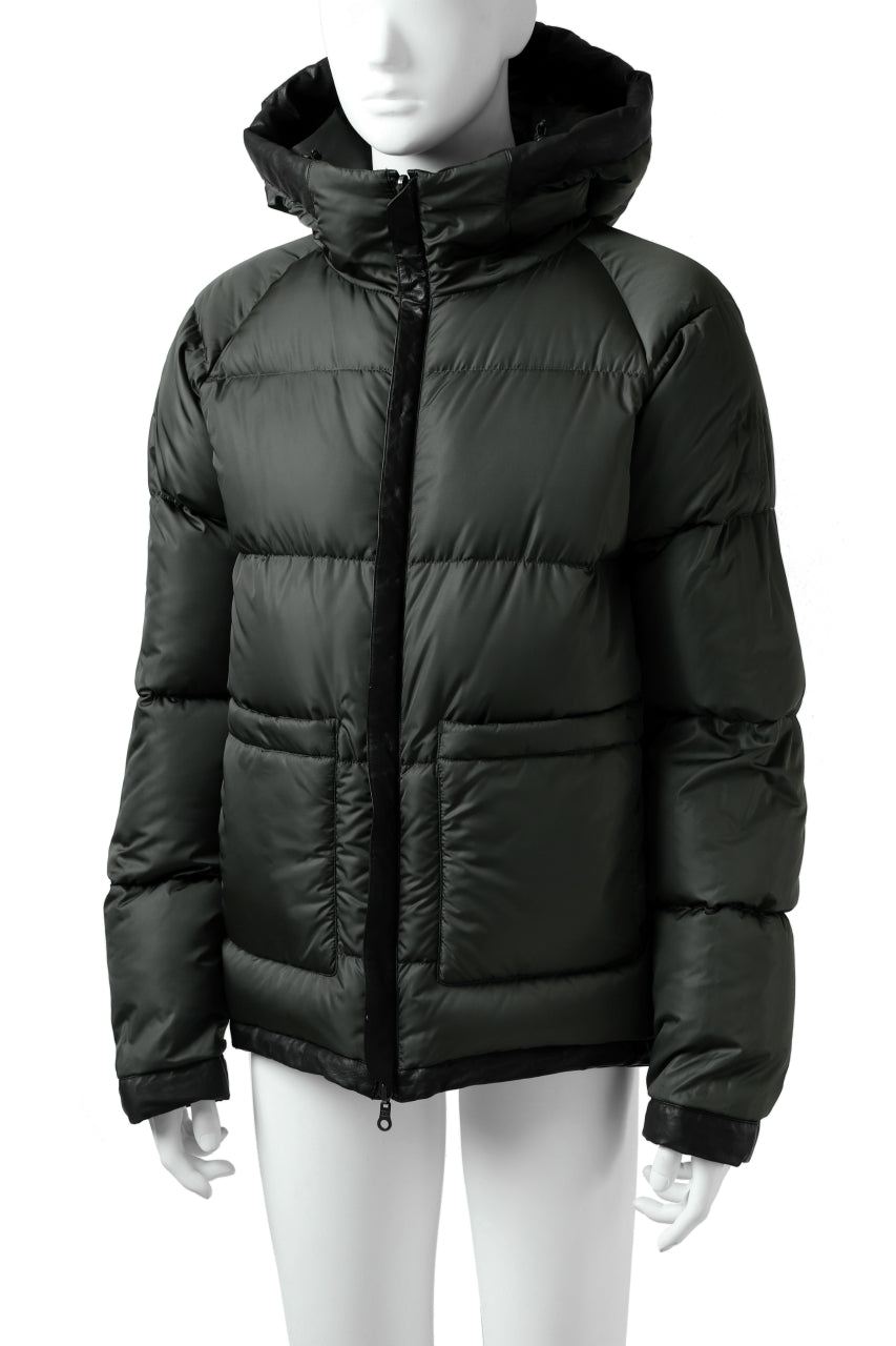 Load image into Gallery viewer, ISAMU KATAYAMA BACKLASH xx NANGA REVERSIBLE AURORA DOWN JACKET / KANGAROO + NYLON x POLISH WHITE GOOSE (BLACK x GREY)