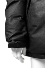 Load image into Gallery viewer, ISAMU KATAYAMA BACKLASH xx NANGA REVERSIBLE MOUNTAIN BELAY COAT / KANGAROO + NYLON x POLISH WHITE GOOSE (BLACK x GREY)