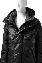 Load image into Gallery viewer, ISAMU KATAYAMA BACKLASH xx NANGA REVERSIBLE MOUNTAIN BELAY COAT / KANGAROO + NYLON x POLISH WHITE GOOSE (BLACK x GREY)