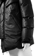 Load image into Gallery viewer, ISAMU KATAYAMA BACKLASH xx NANGA REVERSIBLE MOUNTAIN BELAY COAT / KANGAROO + NYLON x POLISH WHITE GOOSE (BLACK x GREY)