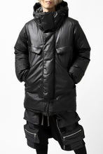 Load image into Gallery viewer, ISAMU KATAYAMA BACKLASH xx NANGA REVERSIBLE MOUNTAIN BELAY COAT / KANGAROO + NYLON x POLISH WHITE GOOSE (BLACK x GREY)