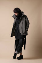 Load image into Gallery viewer, daub PADDED MT-HOOD JACKET / SOFT COTTON TWILL (KHAKI GREY)
