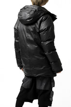 Load image into Gallery viewer, ISAMU KATAYAMA BACKLASH xx NANGA REVERSIBLE MOUNTAIN BELAY COAT / KANGAROO + NYLON x POLISH WHITE GOOSE (BLACK x GREY)