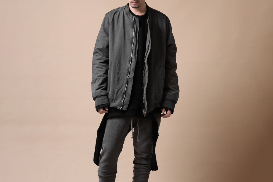 画像をギャラリービューアに読み込む, daub DYEING PADDED BOMBER JACKET / ELASTIC-COTTON (DARK GREY)