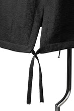 画像をギャラリービューアに読み込む, SOSNOVSKA REVERSIBLE UNINHIBITED RAIN COAT UREAN (BLACK)