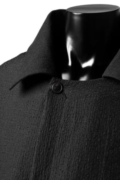 画像をギャラリービューアに読み込む, SOSNOVSKA REVERSIBLE UNINHIBITED RAIN COAT UREAN (BLACK)