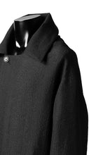 画像をギャラリービューアに読み込む, SOSNOVSKA REVERSIBLE UNINHIBITED RAIN COAT UREAN (BLACK)