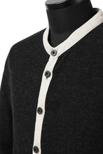 Load image into Gallery viewer, KLASICA BLACK DOG CARDIGAN / WEANER WOOL RIB (SHADOW)