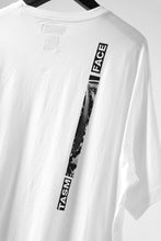 画像をギャラリービューアに読み込む, FACETASM BARCODE PRINT TEE (WHITE)