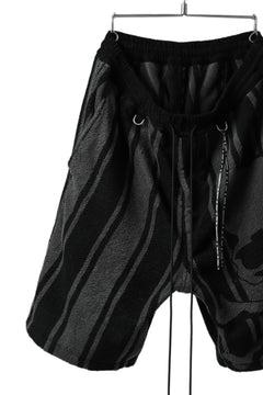 画像をギャラリービューアに読み込む, mastermind JAPAN STRIPED SHORT PANTS / PILE JERSEY (BLACK x GREY)