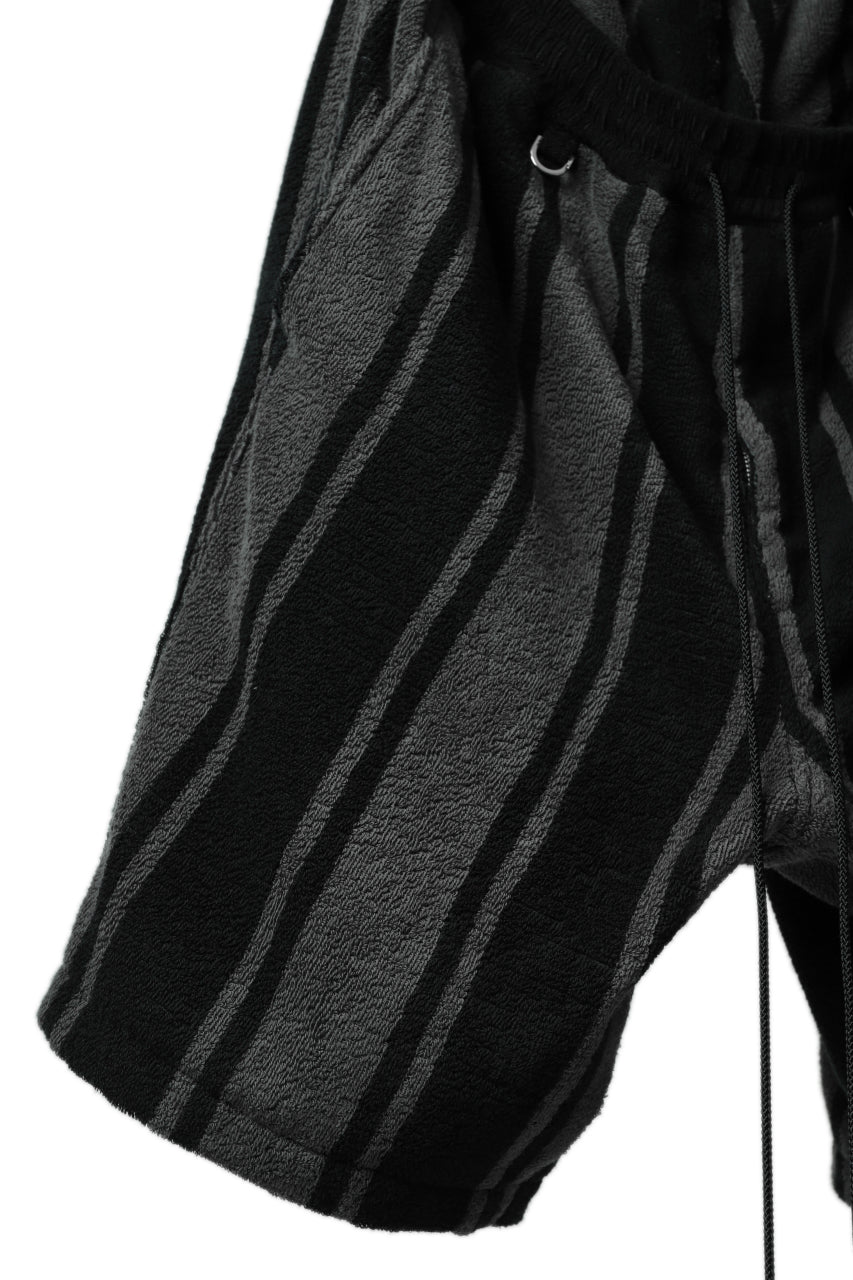 画像をギャラリービューアに読み込む, mastermind JAPAN STRIPED SHORT PANTS / PILE JERSEY (BLACK x GREY)