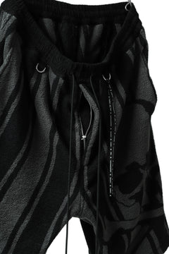 画像をギャラリービューアに読み込む, mastermind JAPAN STRIPED SHORT PANTS / PILE JERSEY (BLACK x GREY)